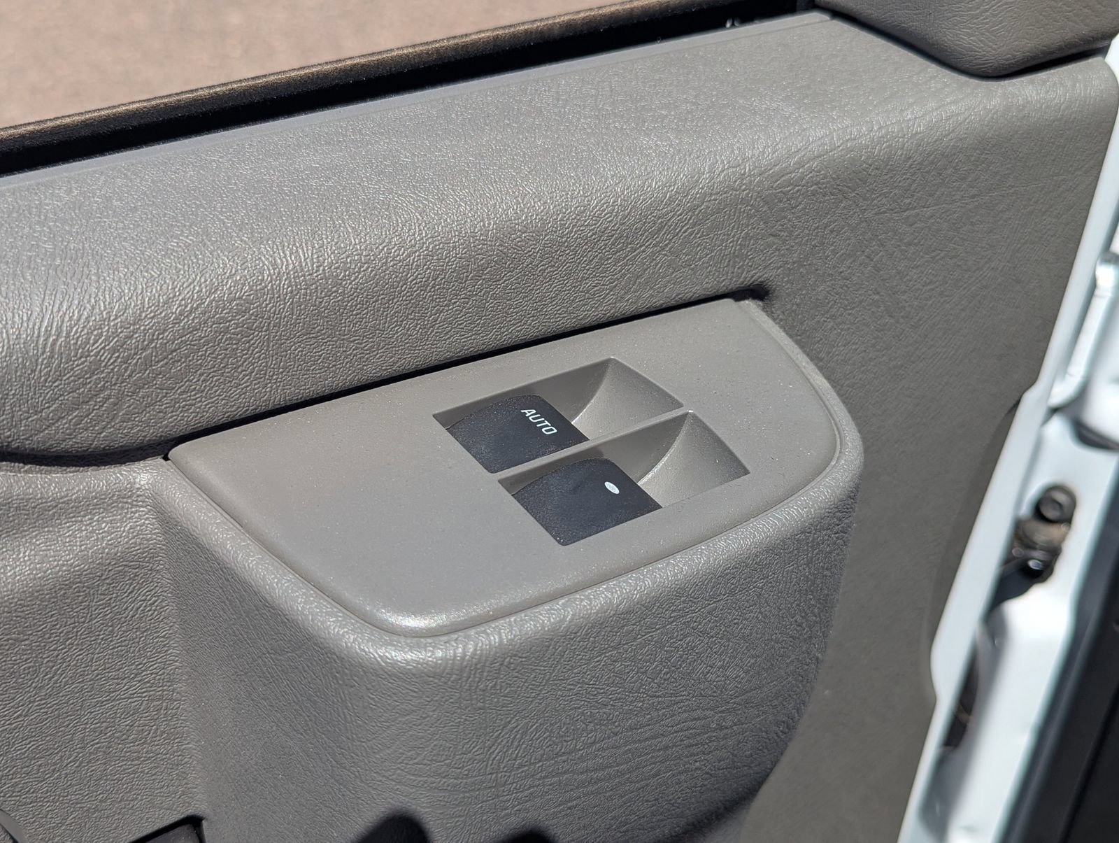 New 2025 GMC Savana 3500 w/ Power Convenience Package RWD image 24