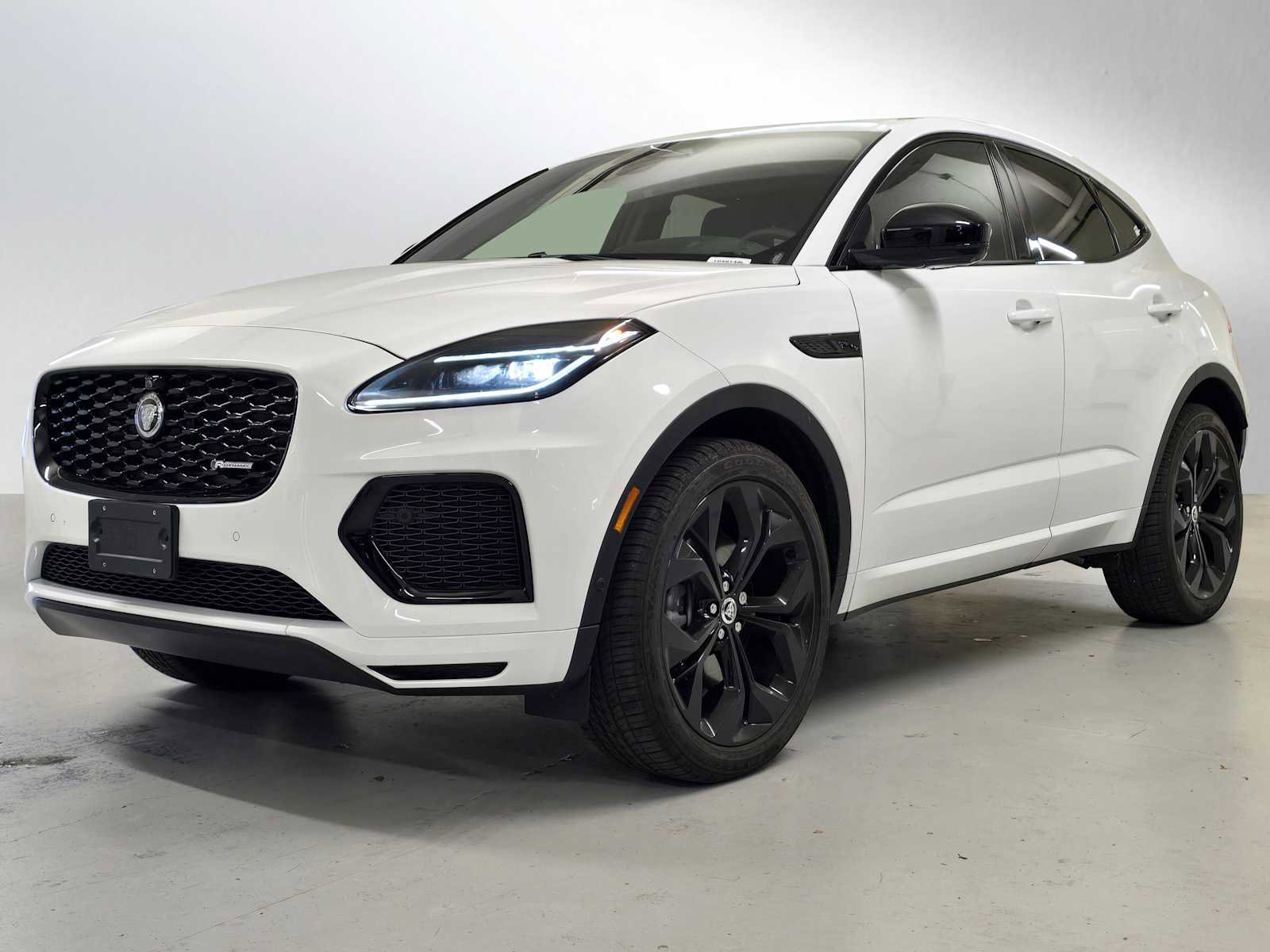Used 2024 Jaguar E-PACE R-Dynamic SE image 1