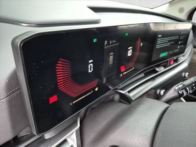 Used 2026 Kia Carnival LX FWD image 16
