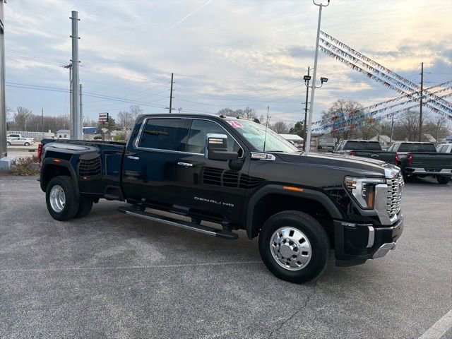 Used 2024 GMC Sierra 3500 Denali w/ Denali Reserve Package image 24