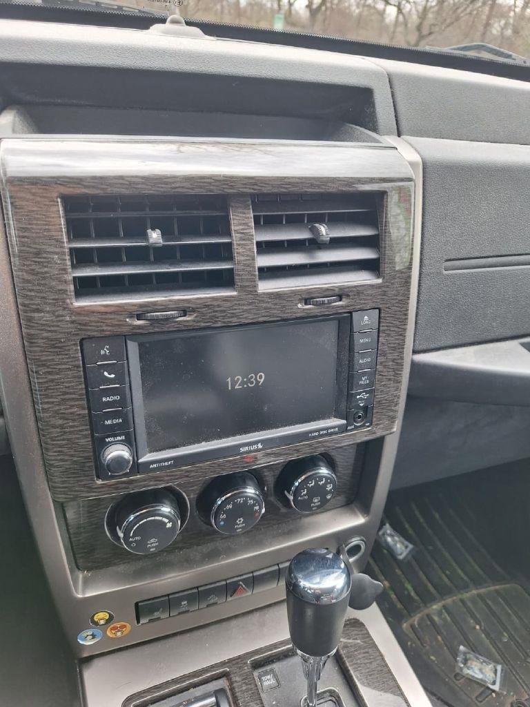 Used 2012 Jeep Liberty Limited Jet w/ Comfort/Convenience Group AWD/4WD image 3