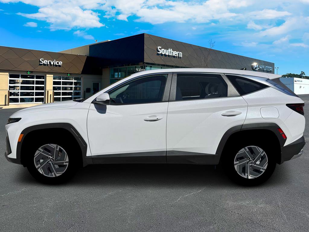 New 2026 Hyundai Tucson Blue SE image 3