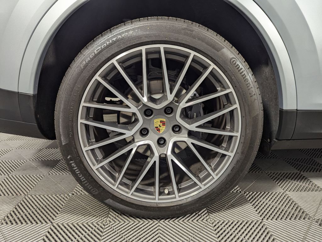 Used 2022 Porsche Cayenne Coupe image 29