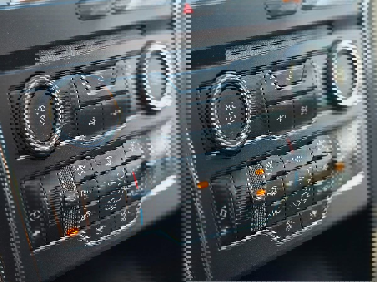 Used 2018 Ford Explorer XLT w/ Equipment Group 201A image 42