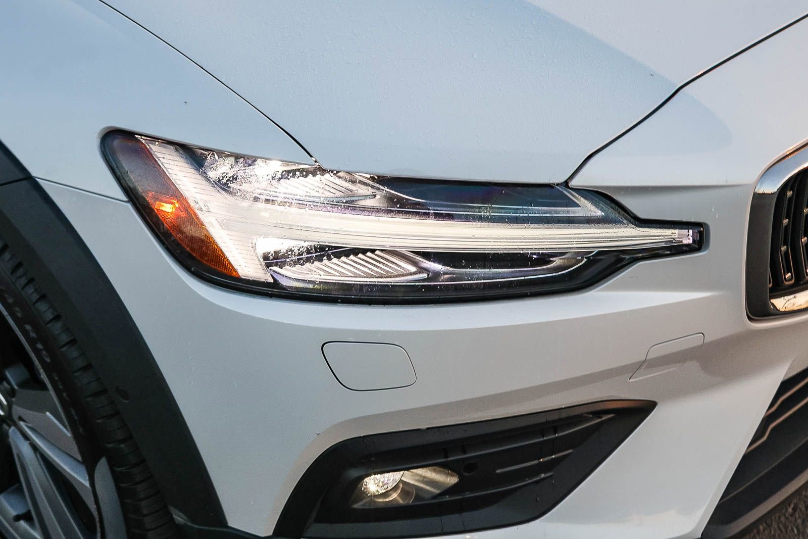 Used 2025 Volvo V60 B5 Cross Country Plus image 15