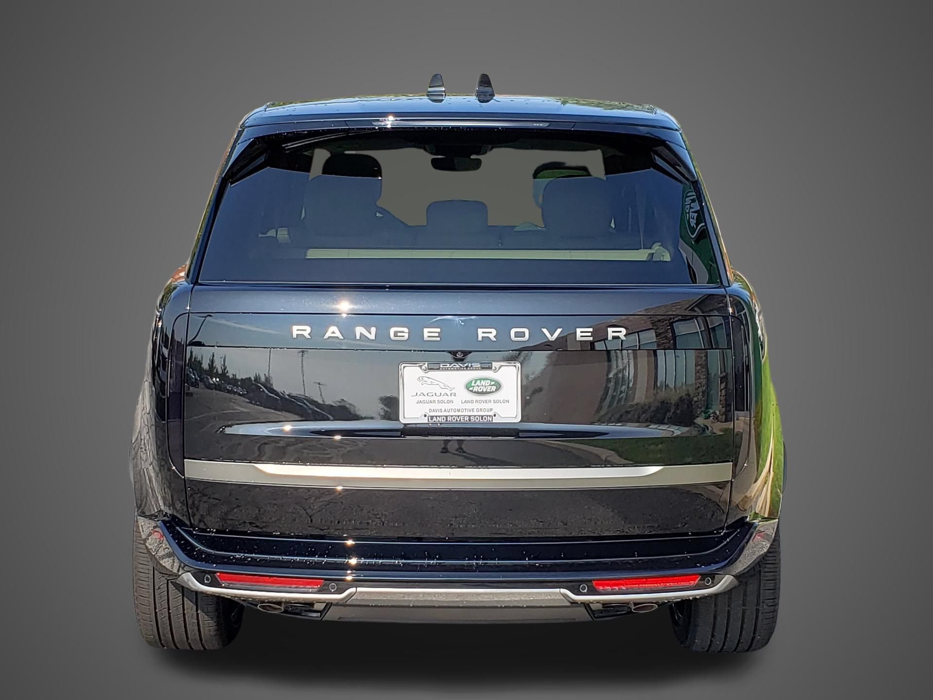 New 2027 Land Rover Range Rover Long Wheelbase SE AWD/4WD image 6