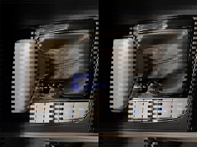 Used 2025 Hyundai Elantra SEL image 27