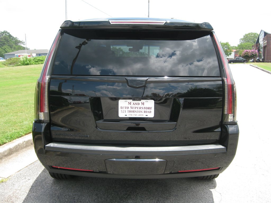 Used 2019 Cadillac Escalade Premium Luxury w/ Escalade Sport Edition image 6