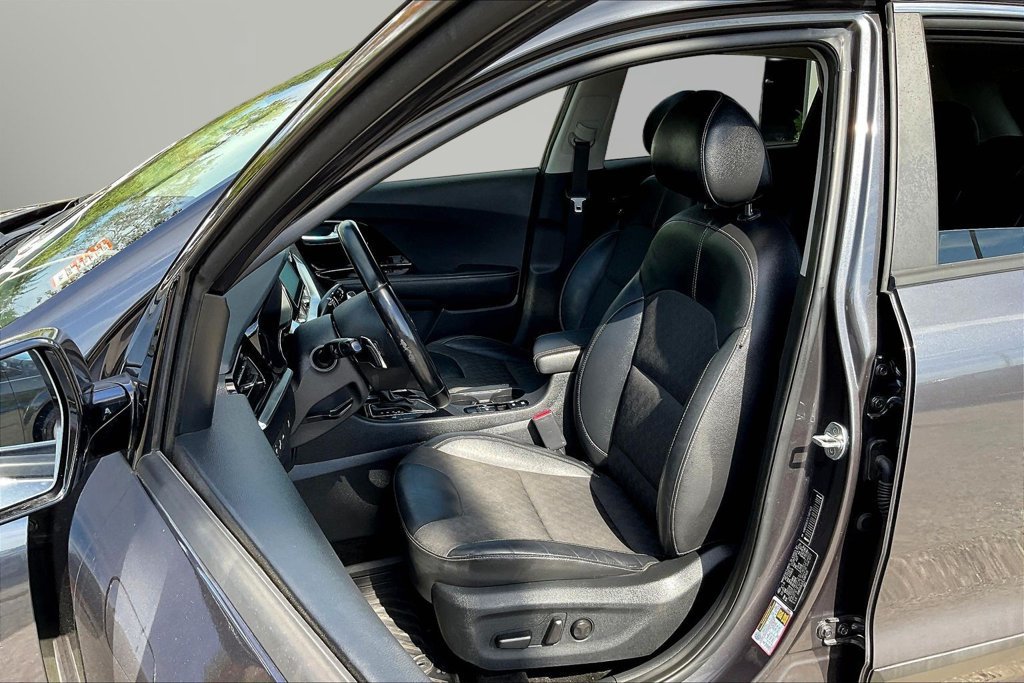 Used 2020 Kia Niro EX FWD image 21