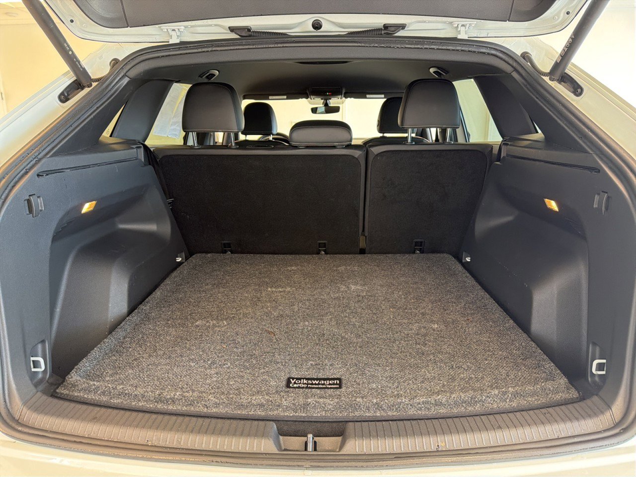 Used 2023 Volkswagen Atlas Cross Sport SE image 45