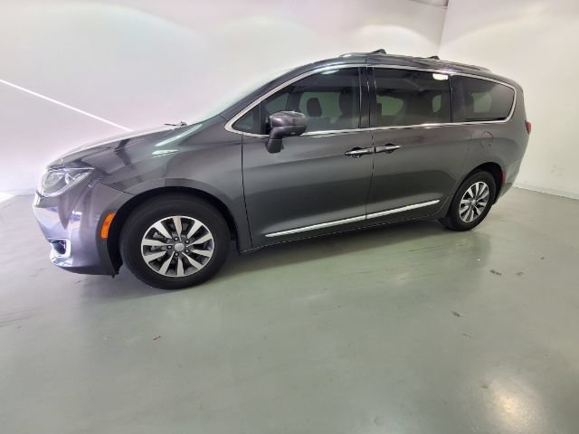 Used 2020 Chrysler Pacifica Touring-L Plus w/ Advanced Safetytec Group FWD image 6