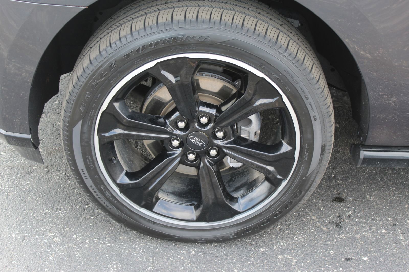 Used 2023 Ford Expedition Limited AWD/4WD image 2