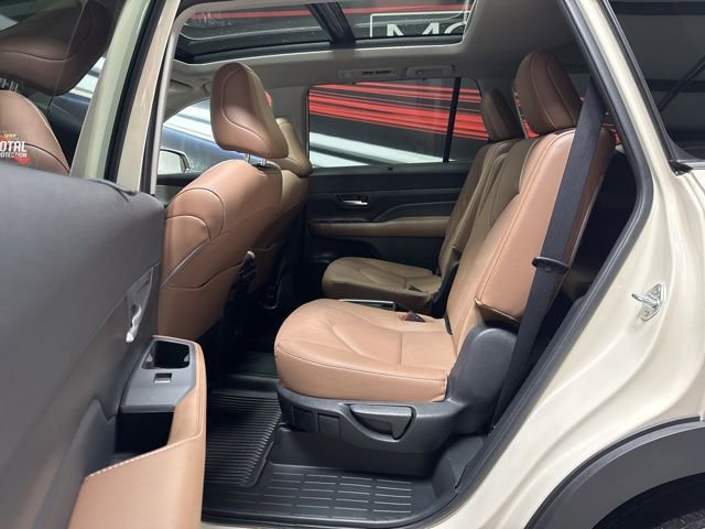 Used 2024 Toyota Grand Highlander Platinum image 15