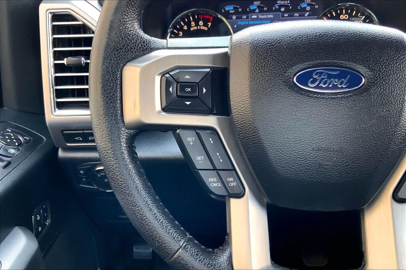 Used 2016 Ford F150 Platinum w/ Equipment Group 701A Luxury AWD/4WD image 24