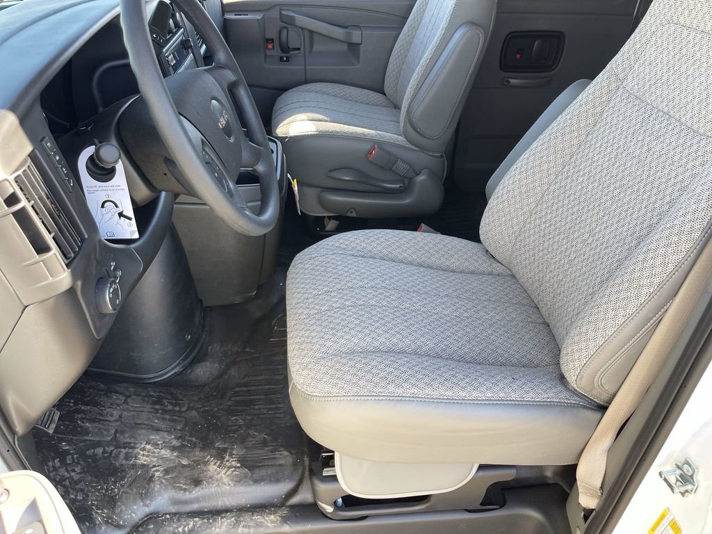 New 2025 GMC Savana 3500 LS image 19