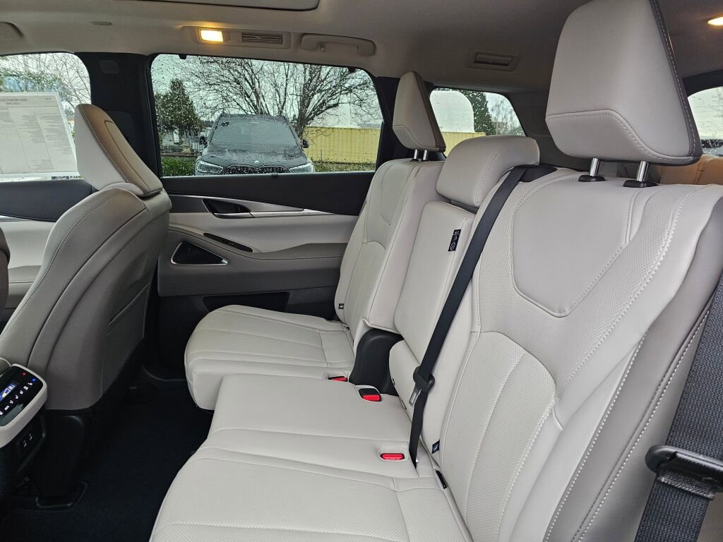 New 2026 INFINITI QX60 Luxe w/ Cargo Package image 22