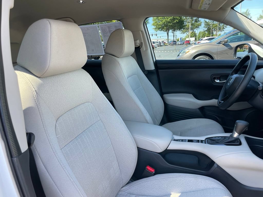 Certified 2026 Honda HR-V LX image 31