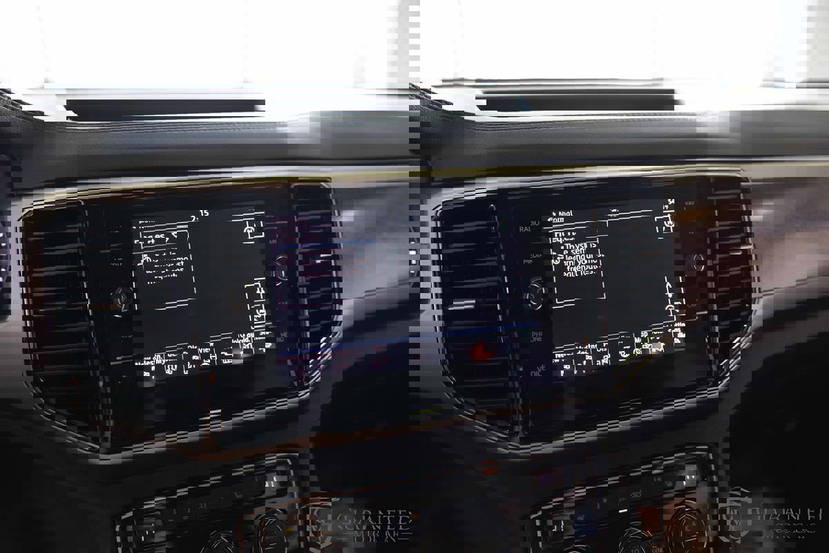 Used 2018 Volkswagen Atlas SEL Premium image 31