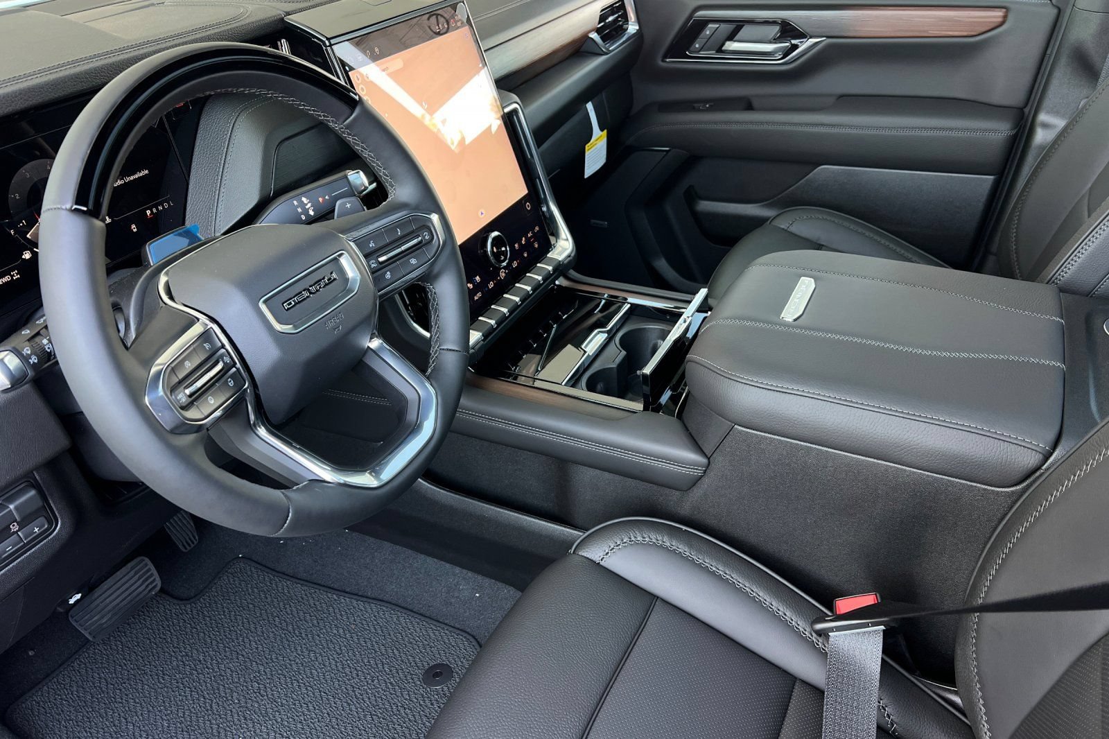New 2026 GMC Yukon Denali w/ Denali Reserve Package AWD/4WD image 7