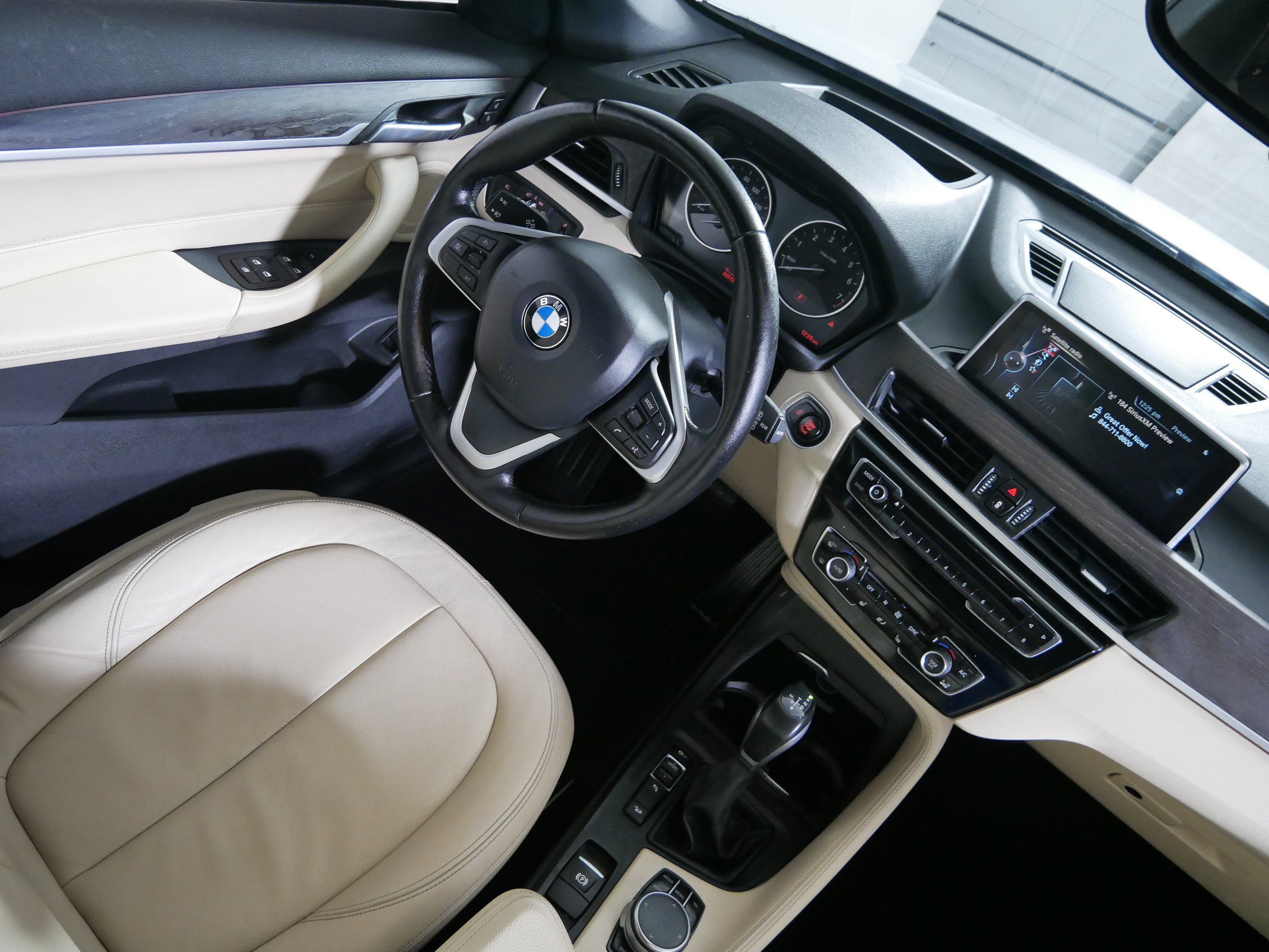 Used 2017 BMW X1 xDrive28i image 9