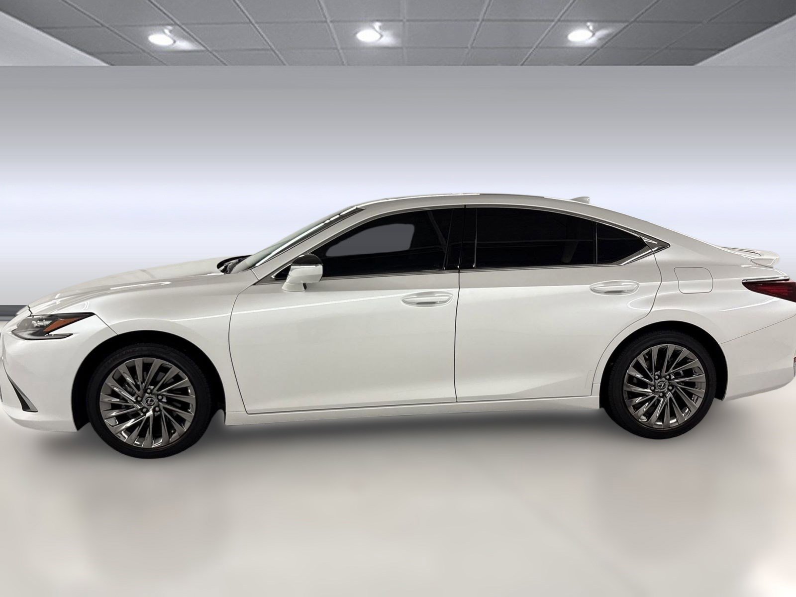 Used 2025 Lexus ES 300h w/ Luxury Package FWD image 2