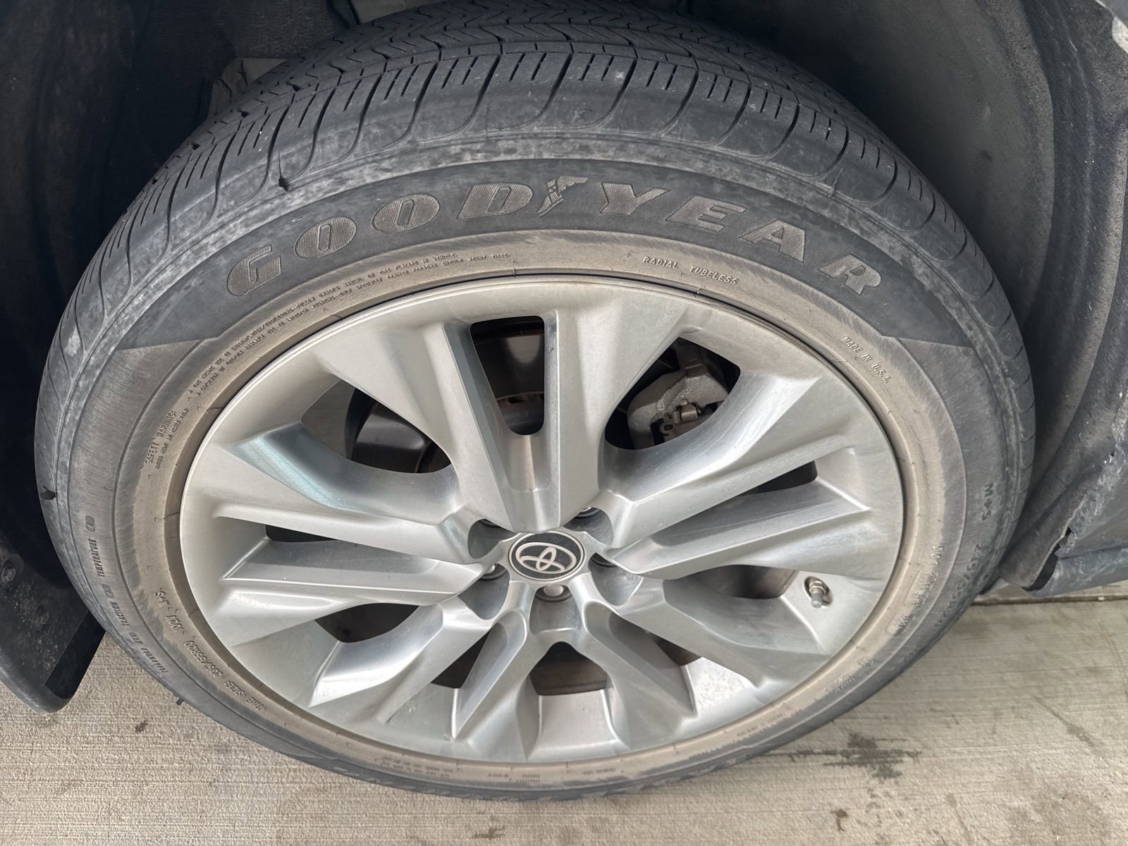 Used 2024 Toyota Highlander Limited image 22