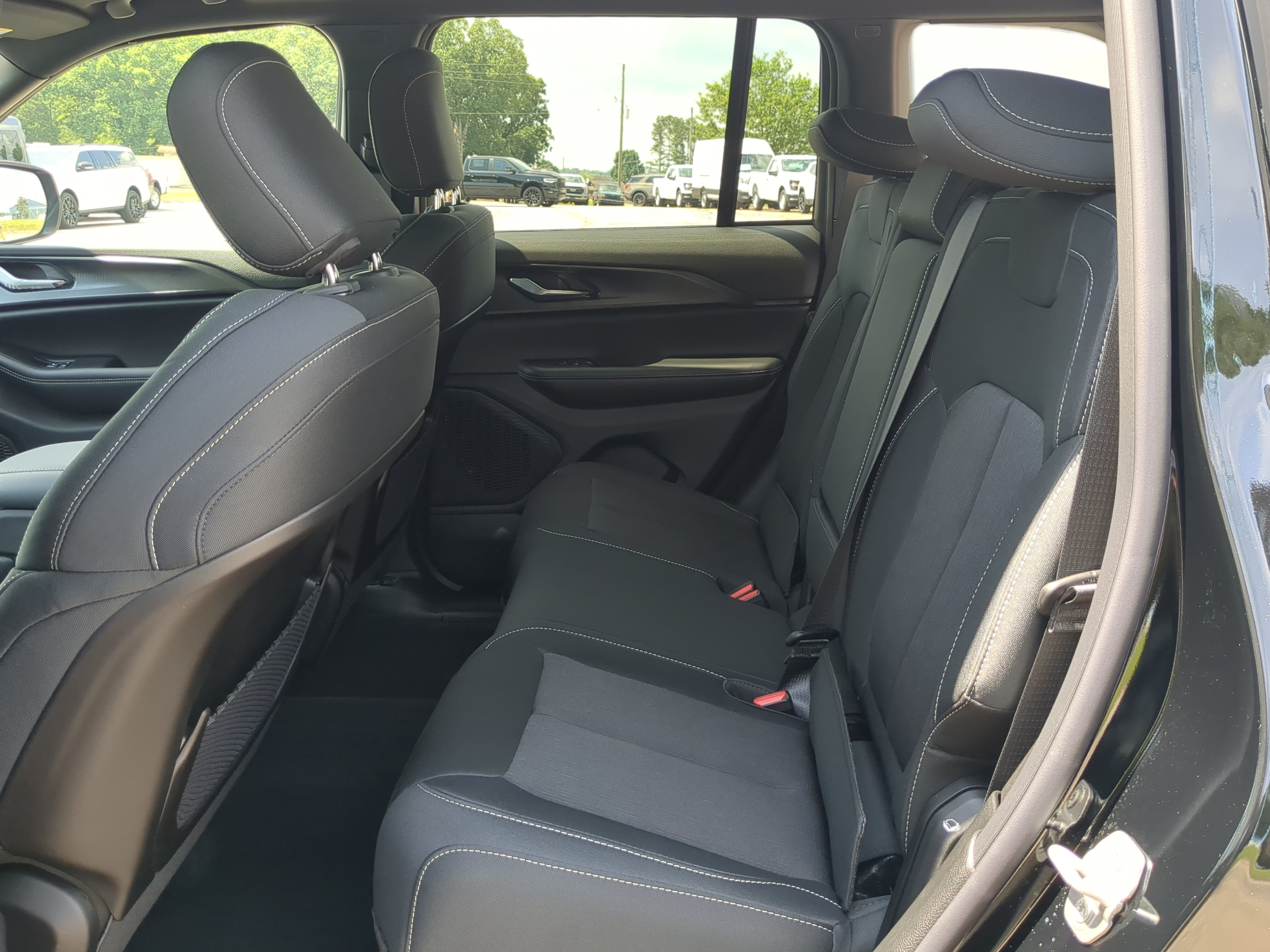 New 2026 Jeep Grand Cherokee Laredo X RWD image 12