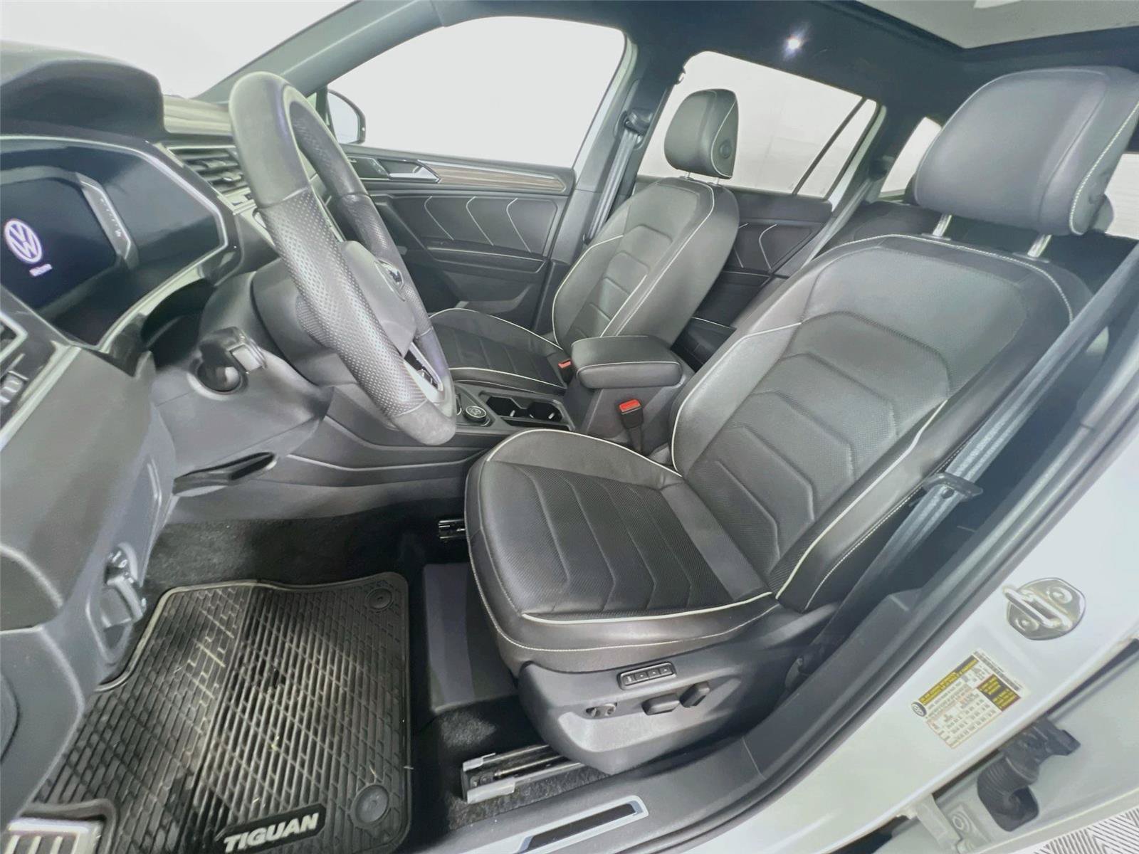 Used 2024 Volkswagen Tiguan SEL R-Line AWD/4WD image 23