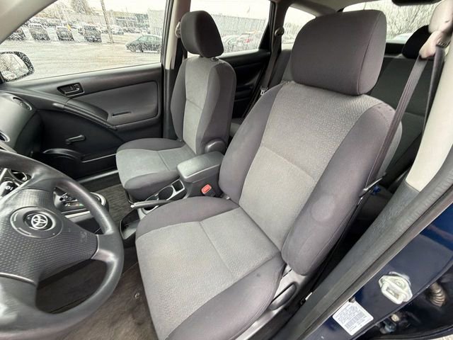 Used 2004 Toyota Matrix image 13