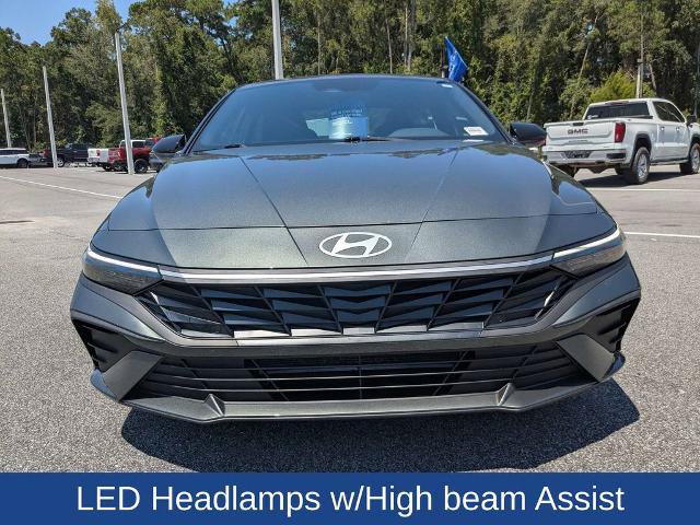 Used 2025 Hyundai Elantra Sport FWD image 10