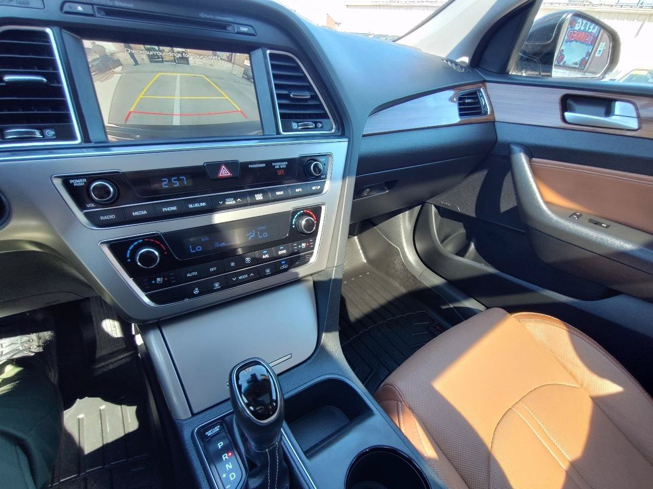 Used 2015 Hyundai Sonata Limited w/ Option Group 06 FWD image 22