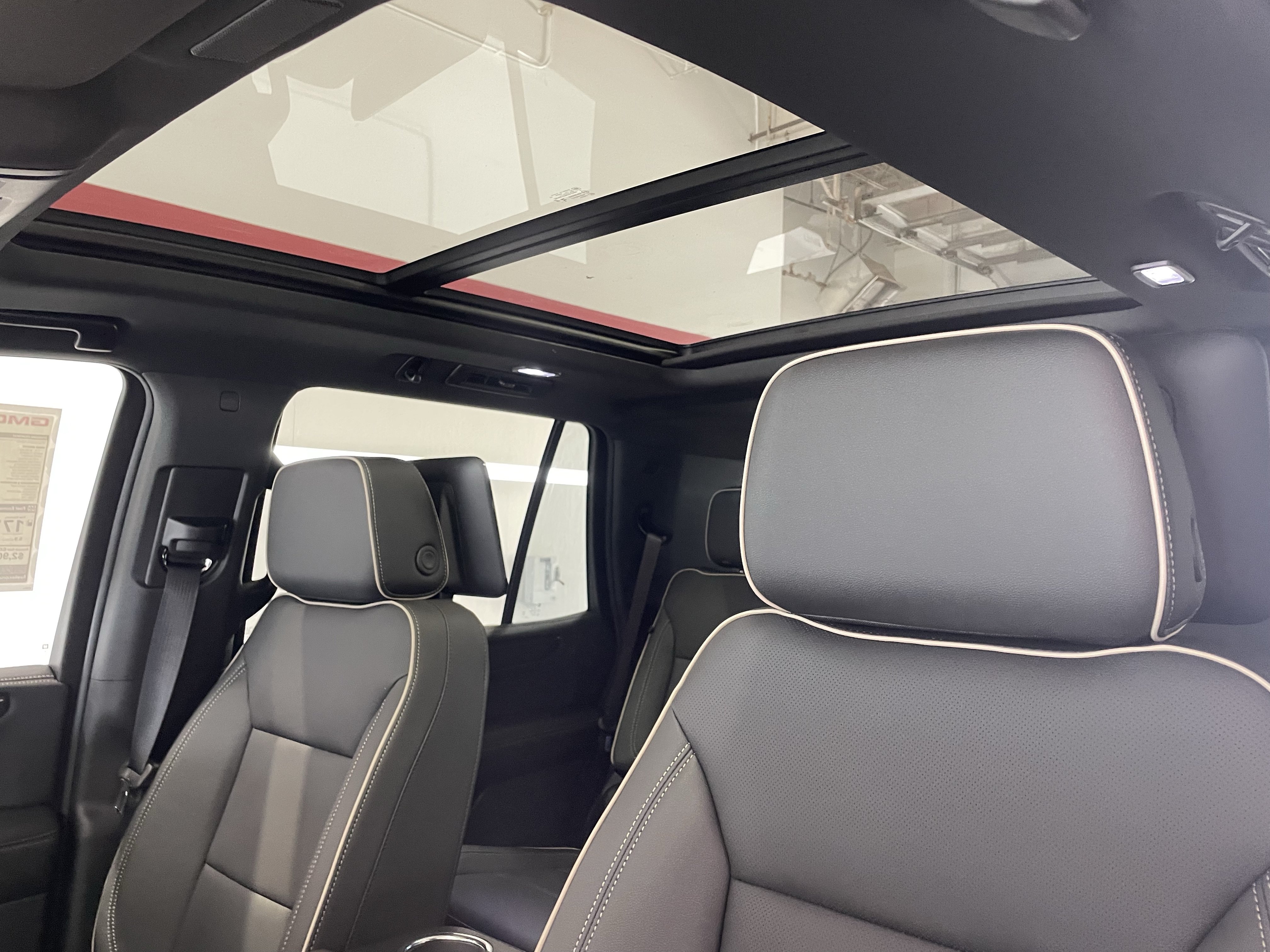 New 2026 GMC Yukon Elevation w/ Elevation Premium Package AWD/4WD image 17