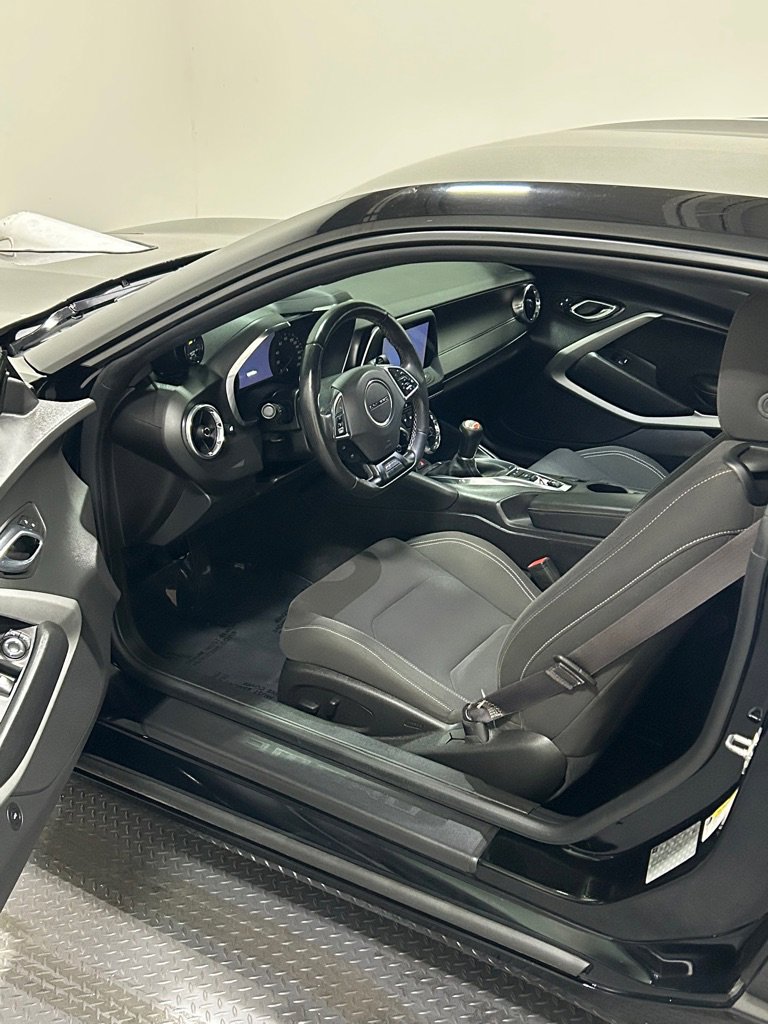 Used 2017 Chevrolet Camaro SS image 8