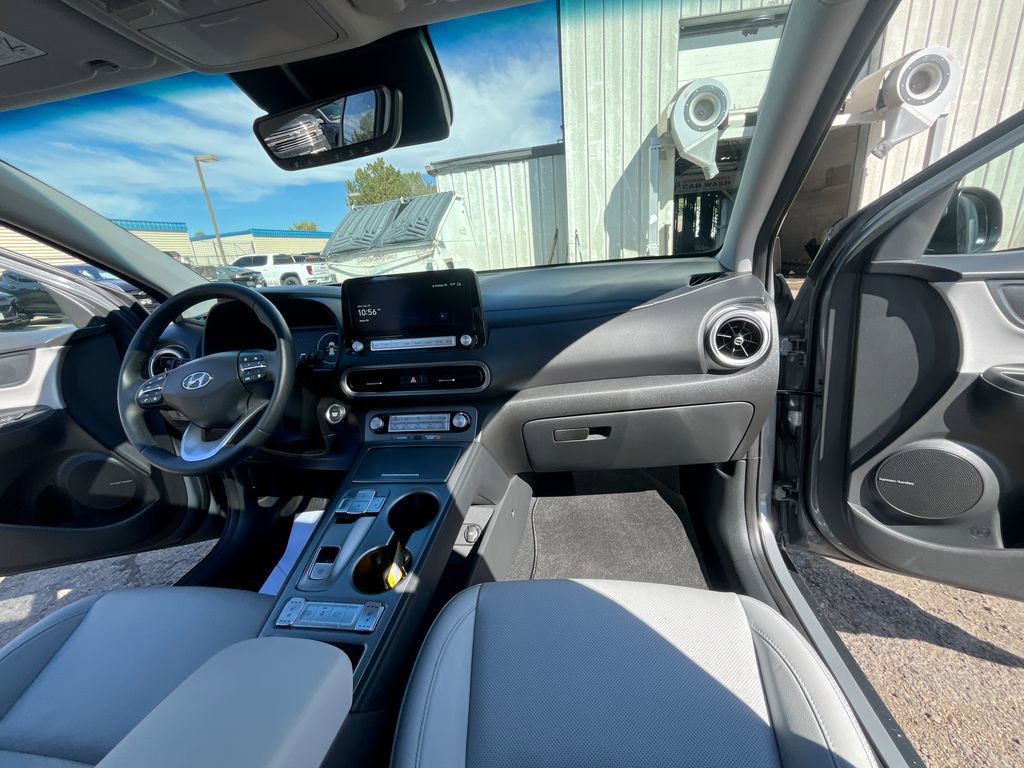 Used 2023 Hyundai Kona Limited image 18