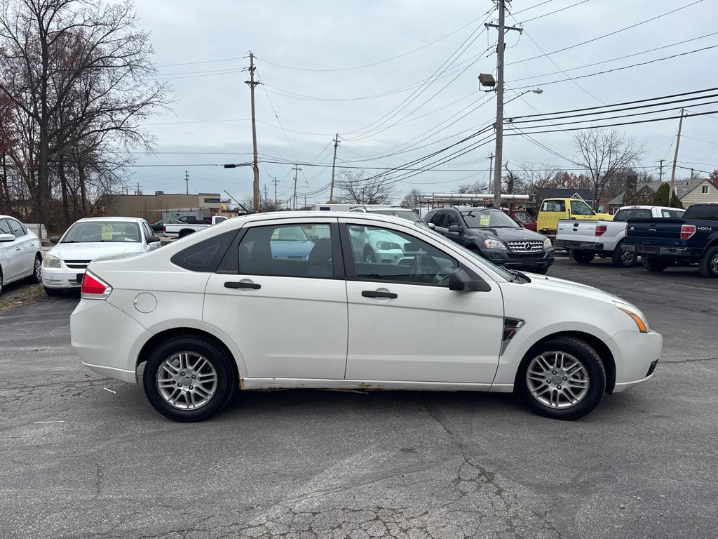 Used 2011 Ford Focus SE image 4