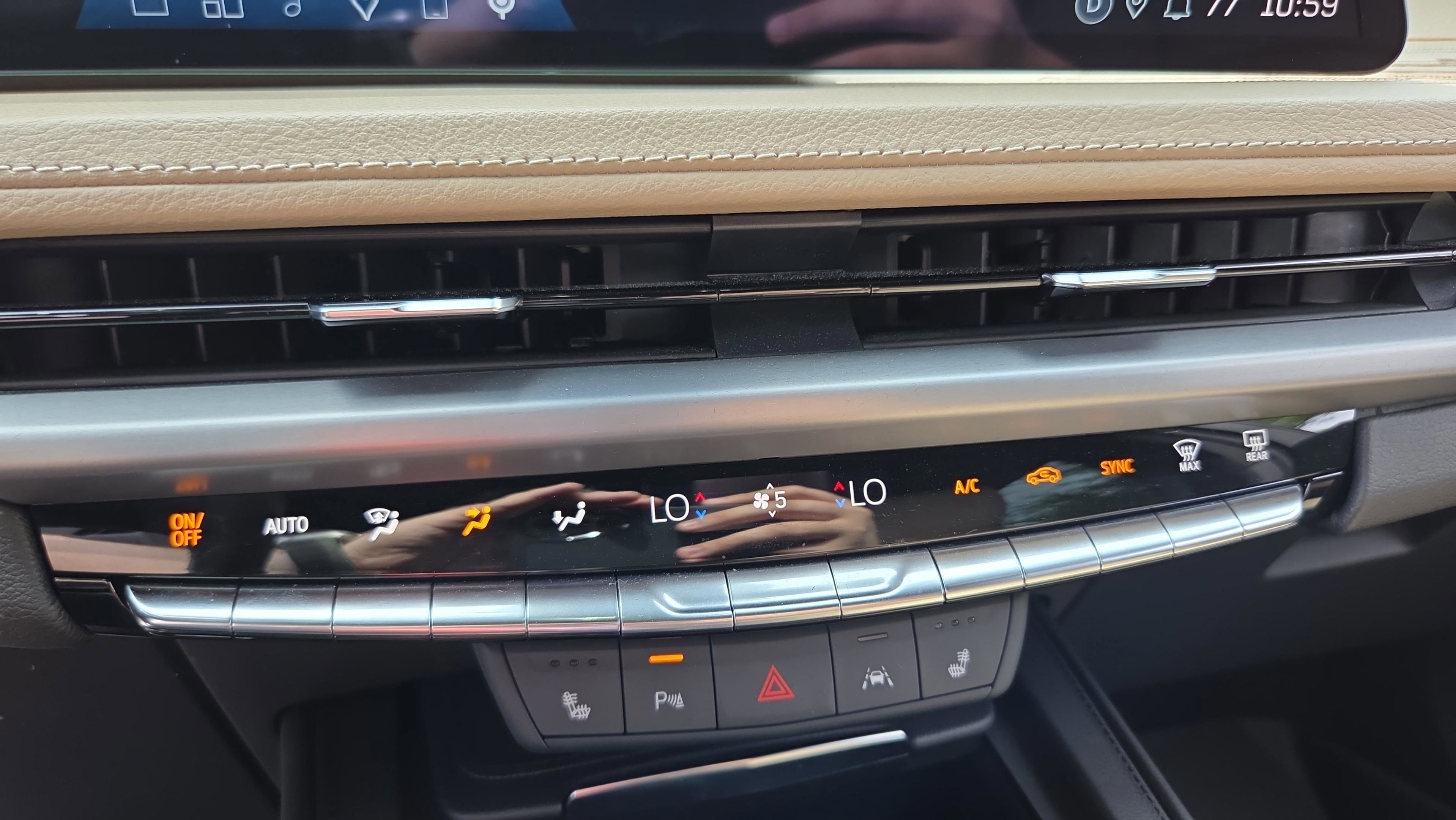 Used 2024 Cadillac XT4 Premium Luxury w/ Cold Weather Package image 19