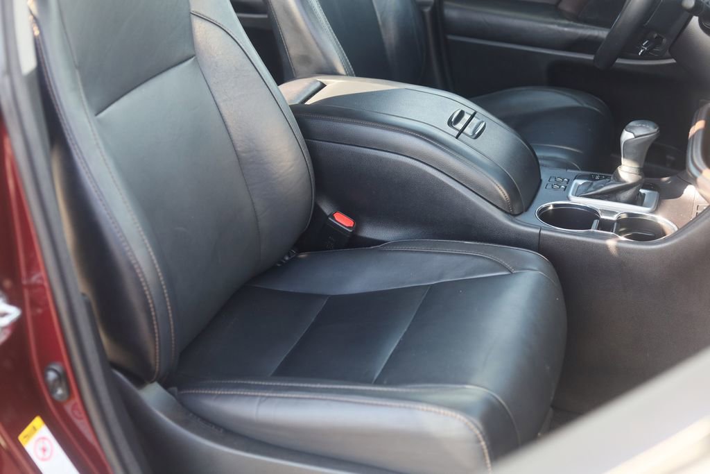 Used 2018 Toyota Highlander XLE image 39