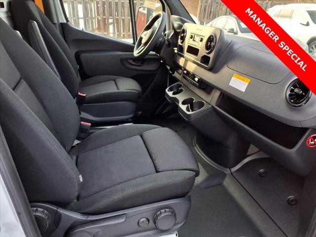Used 2023 Mercedes-Benz Sprinter 3500 image 22
