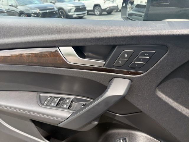 Used 2019 Audi Q5 2.0T Premium Plus w/ Premium Plus Package AWD/4WD image 22