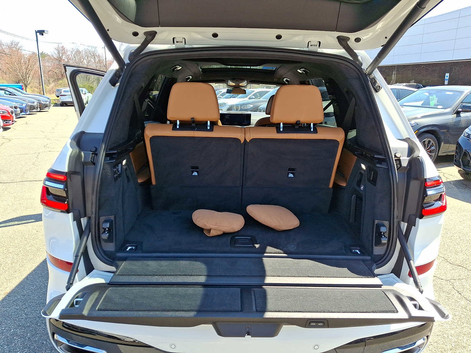 Used 2024 BMW X7 xDrive40i w/ M Sport Package AWD/4WD image 30
