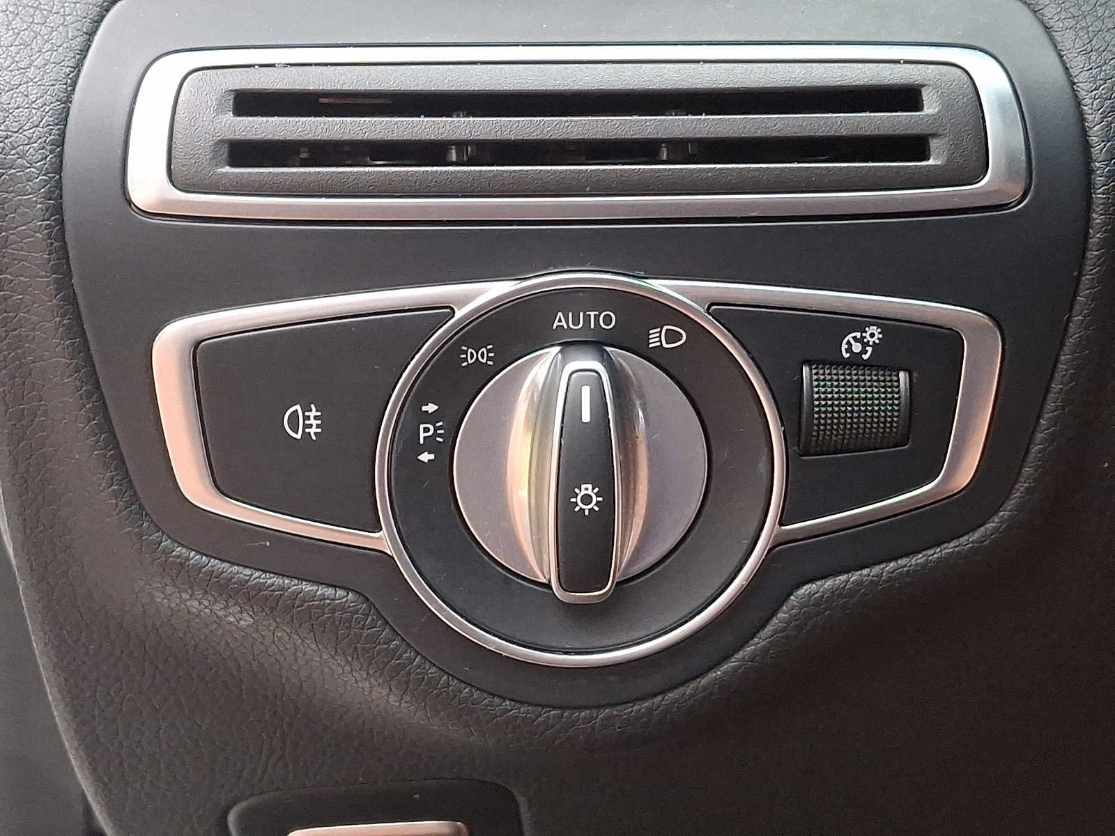 Certified 2021 Mercedes-Benz C 300 4MATIC Sedan image 22