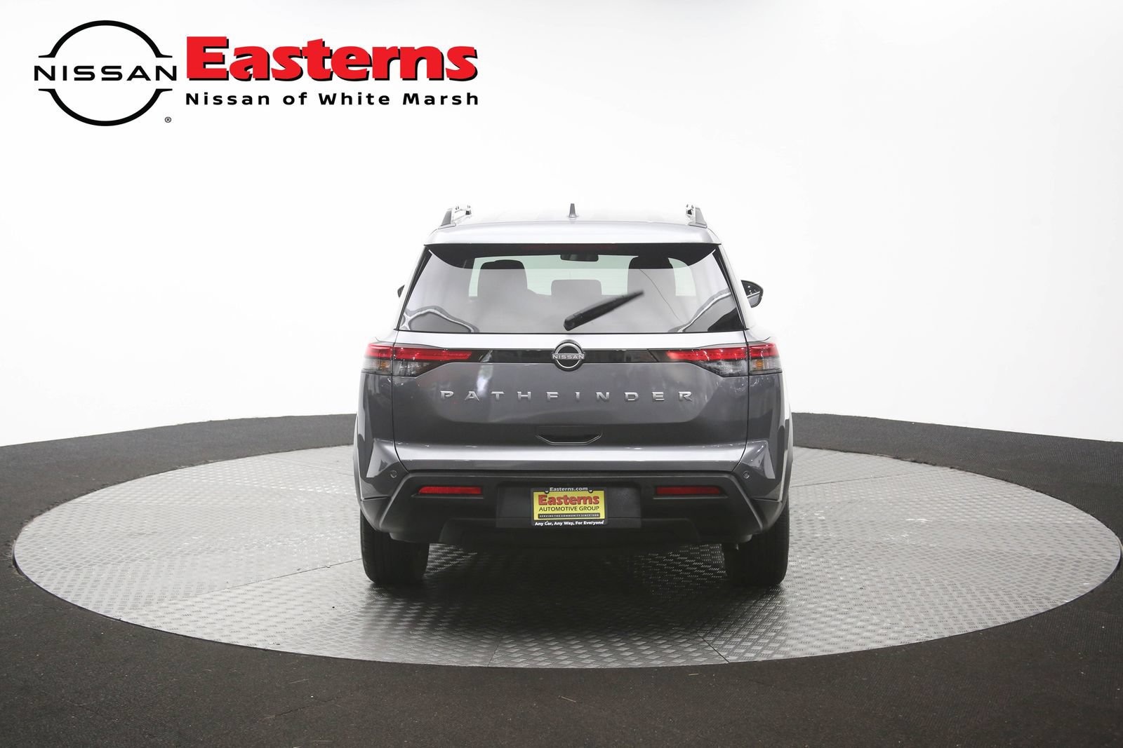 Used 2025 Nissan Pathfinder SV FWD image 37
