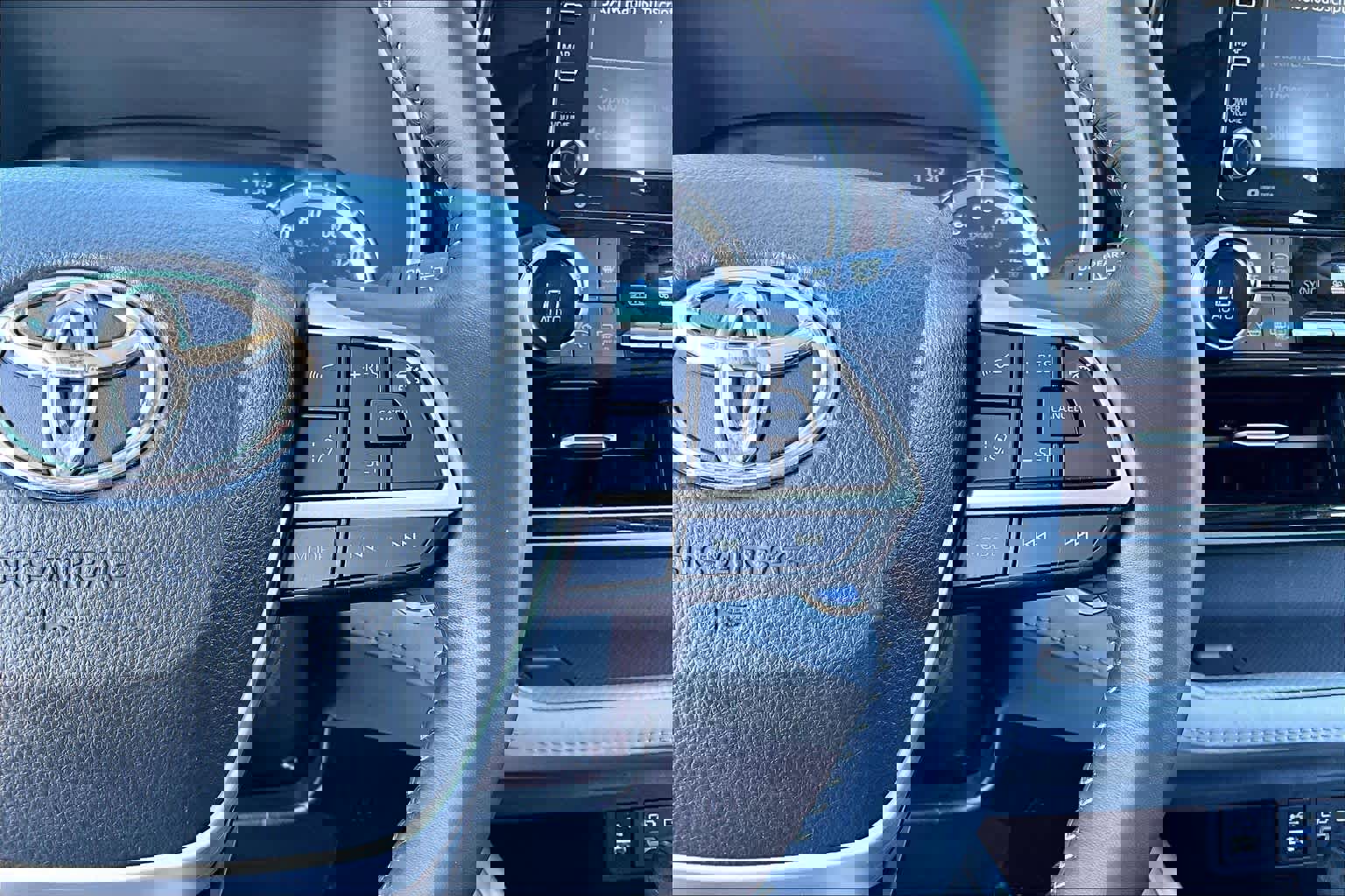 Used 2022 Toyota Highlander XLE image 22