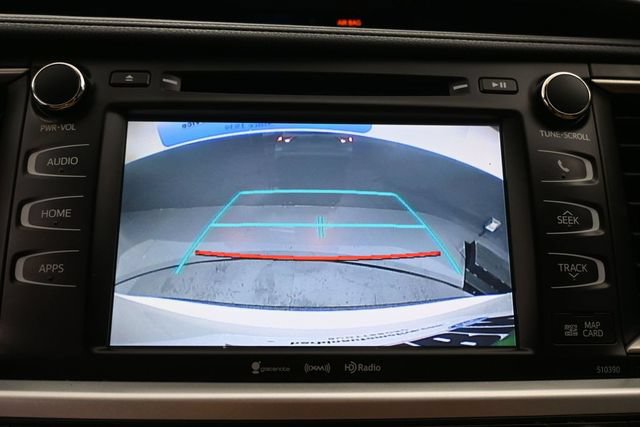 Used 2018 Toyota Highlander XLE FWD image 13