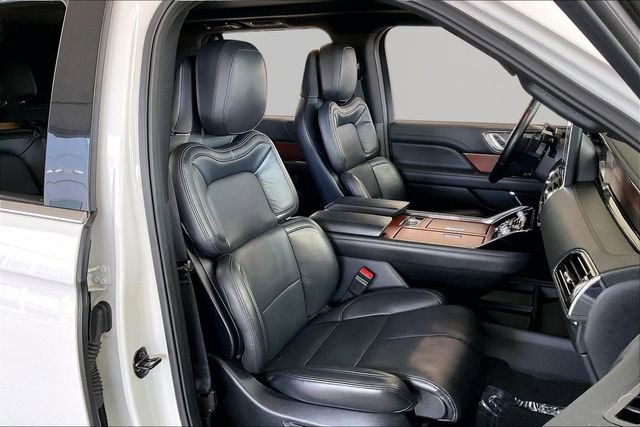 Used 2022 Lincoln Navigator Reserve AWD/4WD image 21