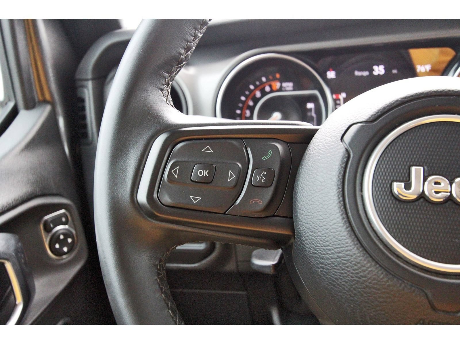 Used 2022 Jeep Gladiator Sport AWD/4WD image 23