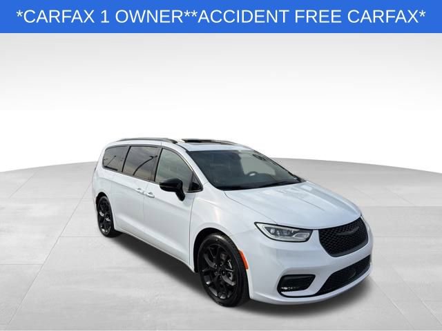 Used 2025 Chrysler Pacifica Limited