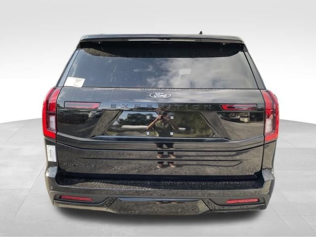 New 2025 Ford Expedition Platinum w/ Stealth Performance Package image 4