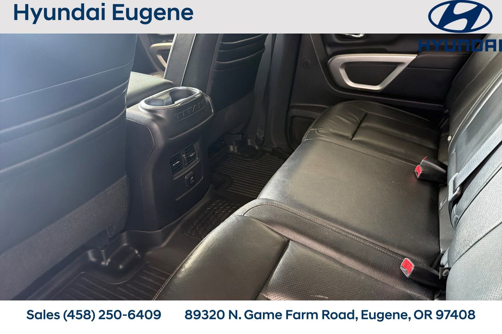 Used 2018 Nissan Titan SL AWD/4WD image 16
