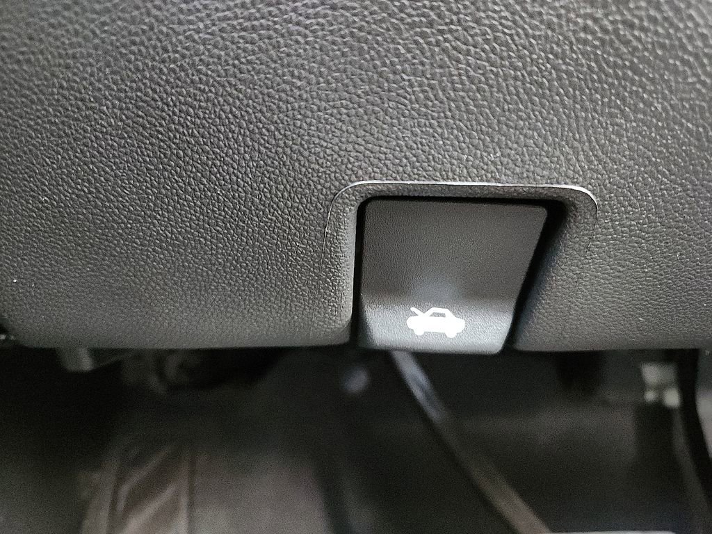 Used 2023 Chevrolet Silverado 1500 Custom AWD/4WD image 26